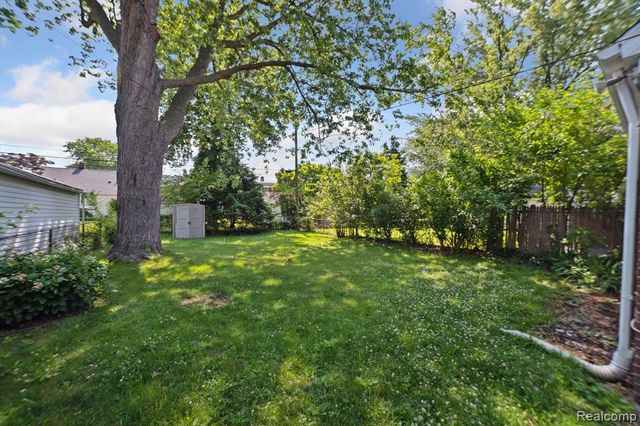 23772 Brittany Avenue, Eastpointe, MI 48021