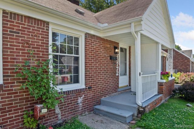 23772 Brittany Avenue, Eastpointe, MI 48021