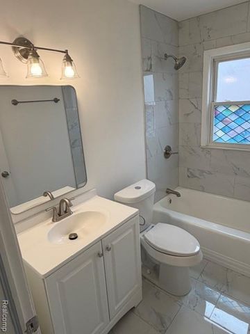 23772 Brittany Avenue, Eastpointe, MI 48021