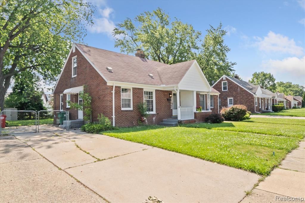 23772 Brittany Avenue, Eastpointe, MI 48021