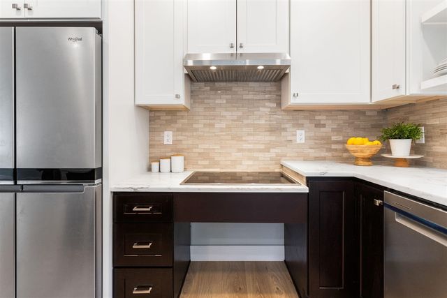 936 Superior Street, South Haven, MI 49090