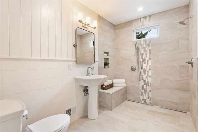 936 Superior Street, South Haven, MI 49090