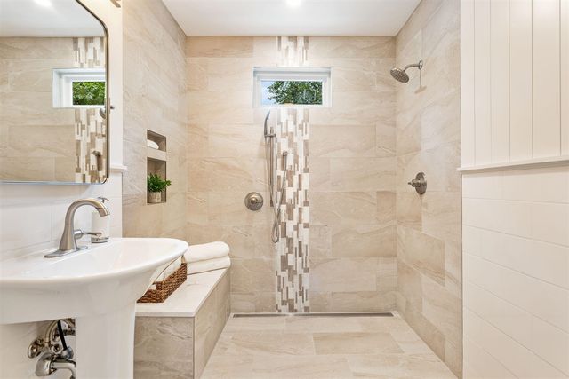 936 Superior Street, South Haven, MI 49090