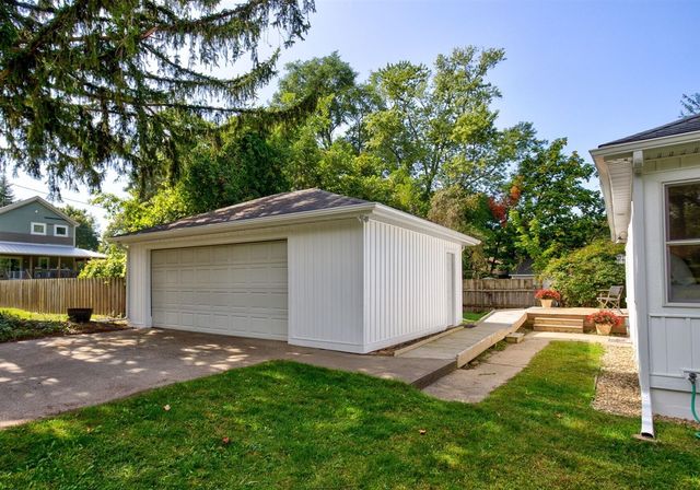 936 Superior Street, South Haven, MI 49090