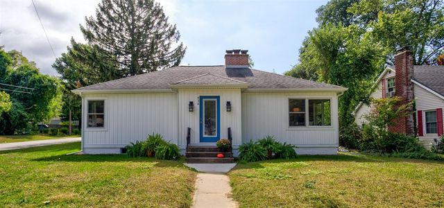 936 Superior Street, South Haven, MI 49090