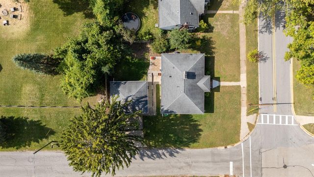 936 Superior Street, South Haven, MI 49090