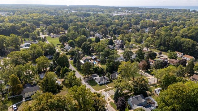 936 Superior Street, South Haven, MI 49090