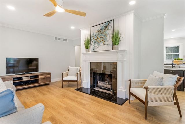 936 Superior Street, South Haven, MI 49090