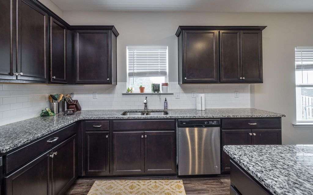 3920 HARPER FRANKLIN Avenue