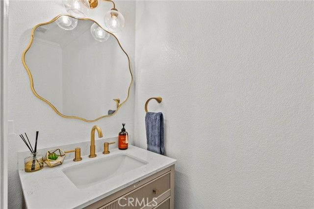 13204 Alta Vista Way, Sylmar (los Angeles), CA 91342