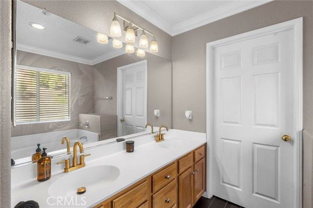 13204 Alta Vista Way, Sylmar (los Angeles), CA 91342