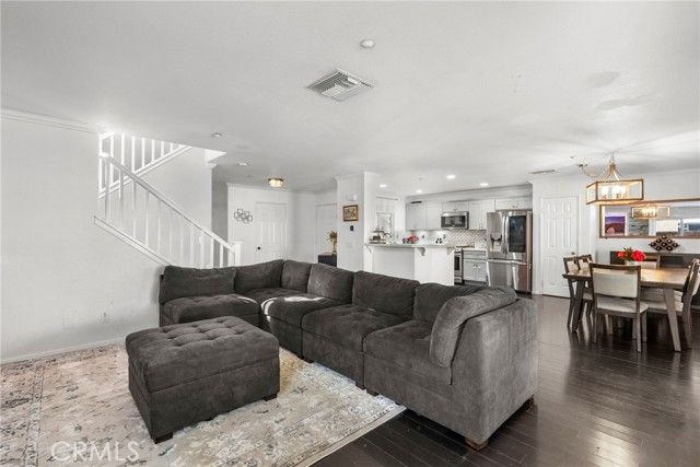 13204 Alta Vista Way, Sylmar (los Angeles), CA 91342