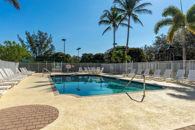 3887 Hamilton Key, West Palm Beach, FL 33411