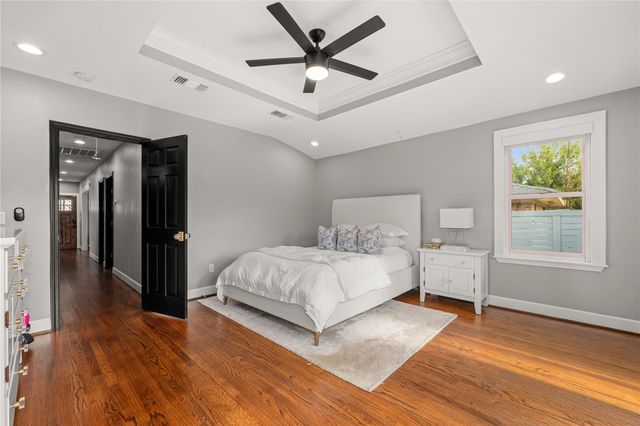 814 Barkley Street, Houston, TX 77022