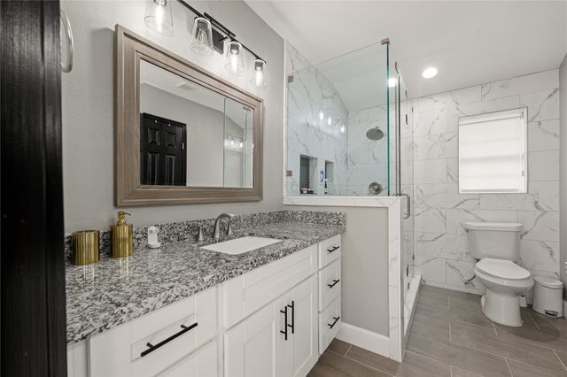 814 Barkley Street, Houston, TX 77022