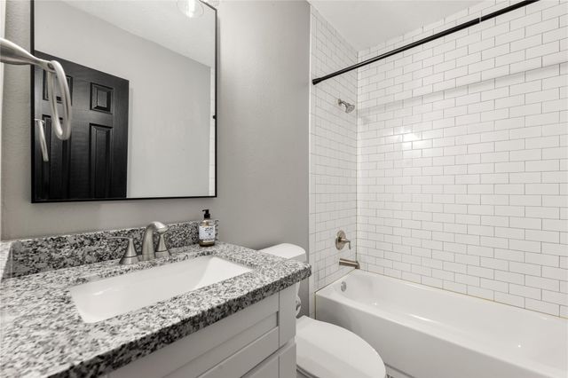 814 Barkley Street, Houston, TX 77022