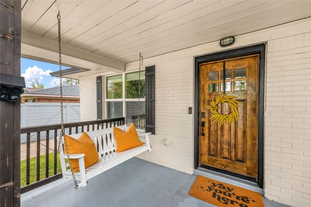 814 Barkley Street, Houston, TX 77022