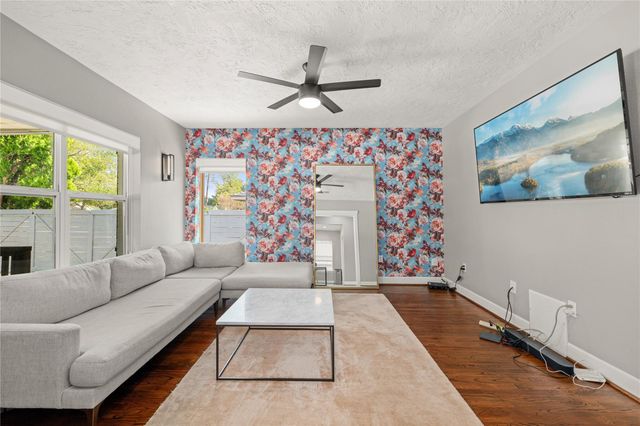 814 Barkley Street, Houston, TX 77022