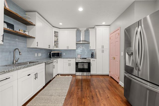 814 Barkley Street, Houston, TX 77022