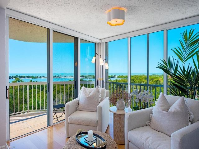 5501 Heron Point DR # 503, Naples, FL 34108