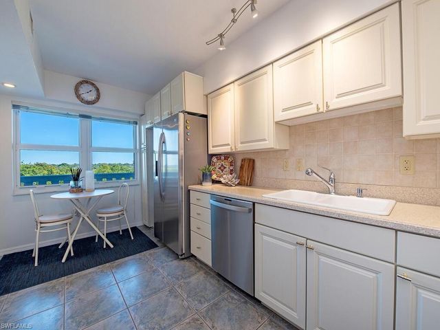 5501 Heron Point DR # 503, Naples, FL 34108