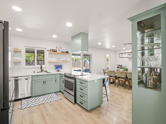 442 W Mesa Avenue, Fresno, CA 93704