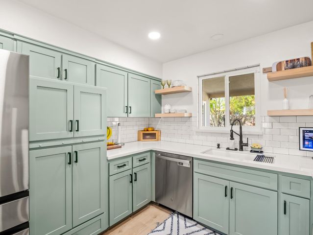 442 W Mesa Avenue, Fresno, CA 93704