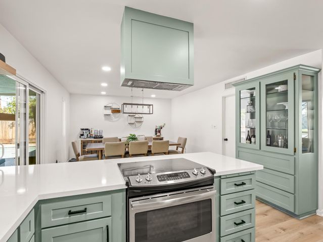 442 W Mesa Avenue, Fresno, CA 93704