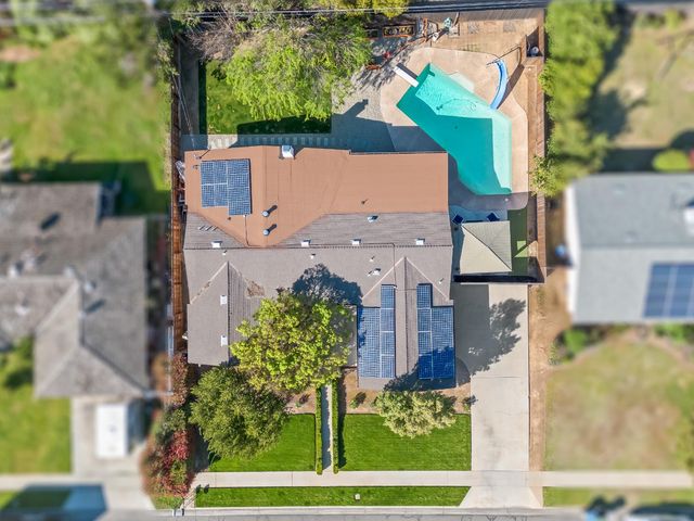 442 W Mesa Avenue, Fresno, CA 93704