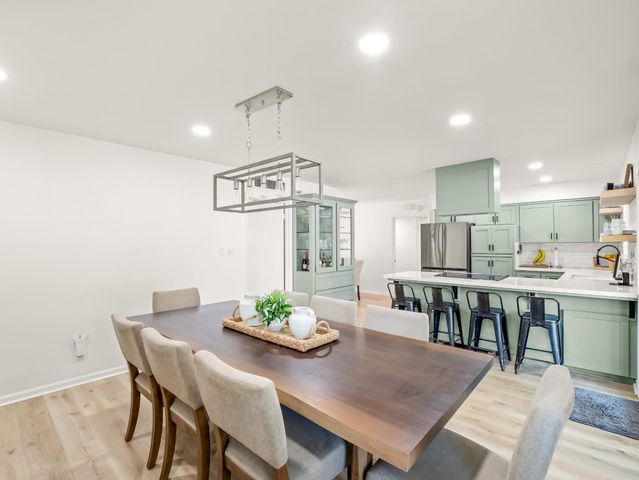 442 W Mesa Avenue, Fresno, CA 93704