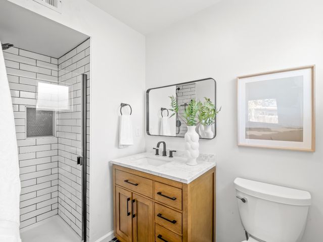 442 W Mesa Avenue, Fresno, CA 93704