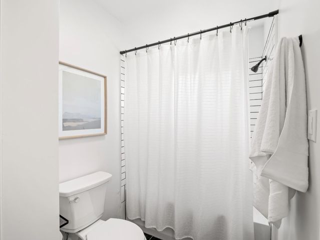 442 W Mesa Avenue, Fresno, CA 93704