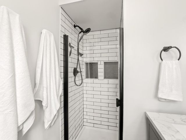 442 W Mesa Avenue, Fresno, CA 93704