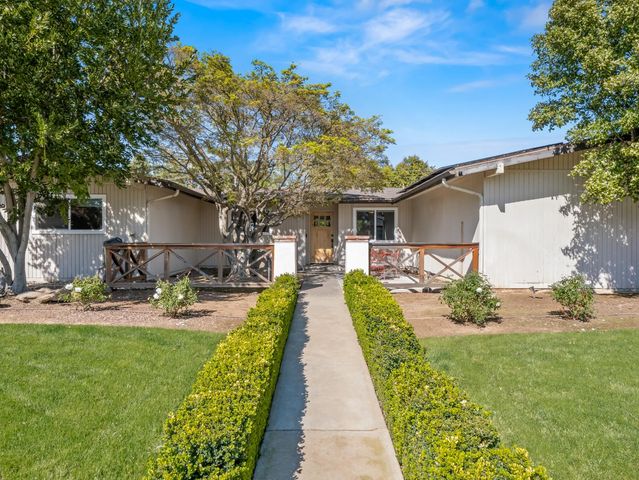 442 W Mesa Avenue, Fresno, CA 93704