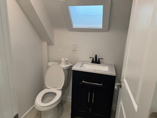 263 Hawley Avenue 3rd Floor, Bridgeport, CT 06606