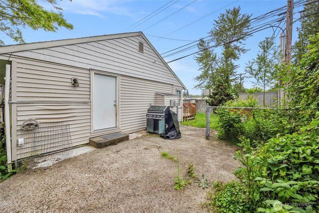 929 Pecks Drive, Everett, WA 98203