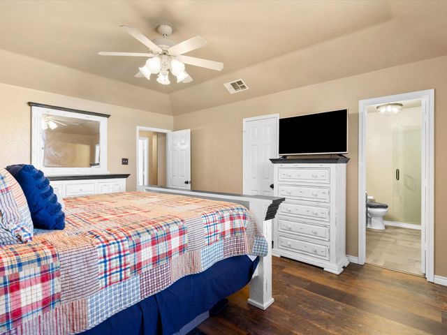 900 Fenway Lane, Saginaw, TX 76179