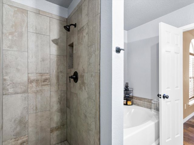 900 Fenway Lane, Saginaw, TX 76179