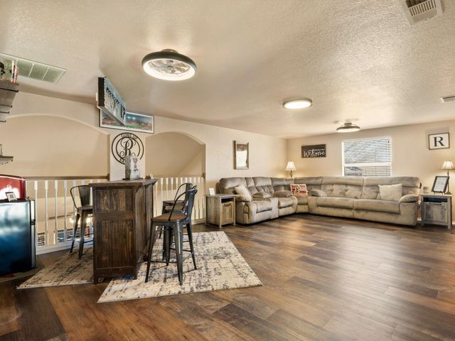 900 Fenway Lane, Saginaw, TX 76179