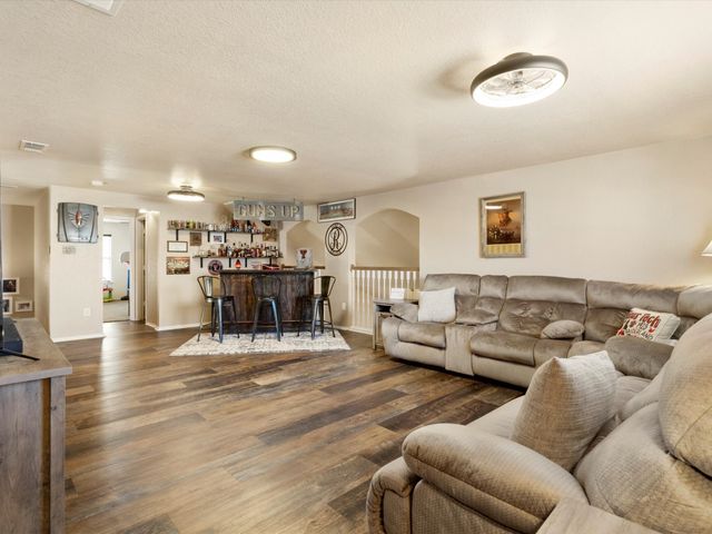 900 Fenway Lane, Saginaw, TX 76179