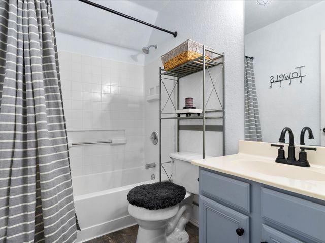 900 Fenway Lane, Saginaw, TX 76179