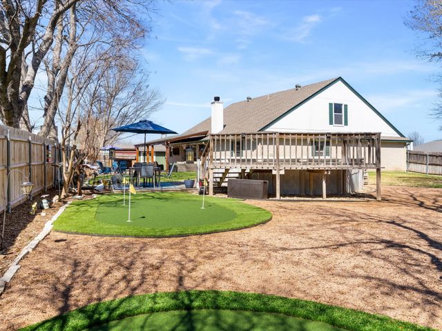 900 Fenway Lane, Saginaw, TX 76179