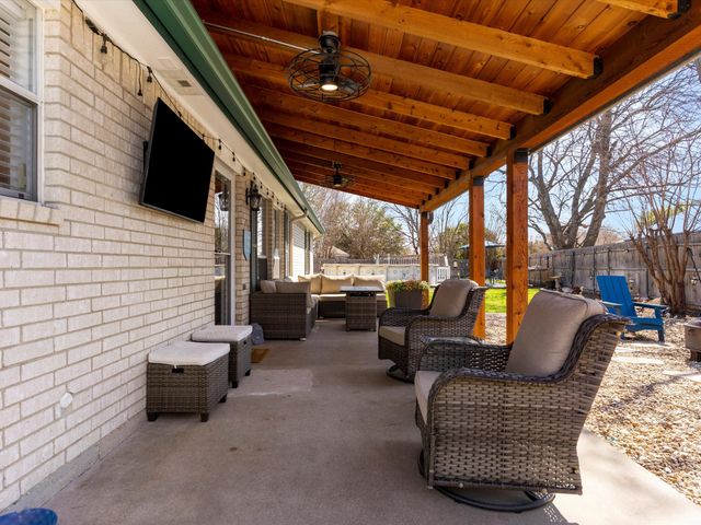 900 Fenway Lane, Saginaw, TX 76179