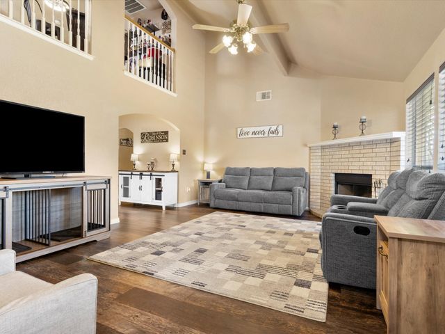 900 Fenway Lane, Saginaw, TX 76179