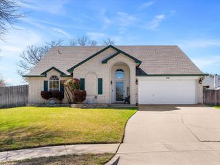 900 Fenway Lane, Saginaw, TX 76179