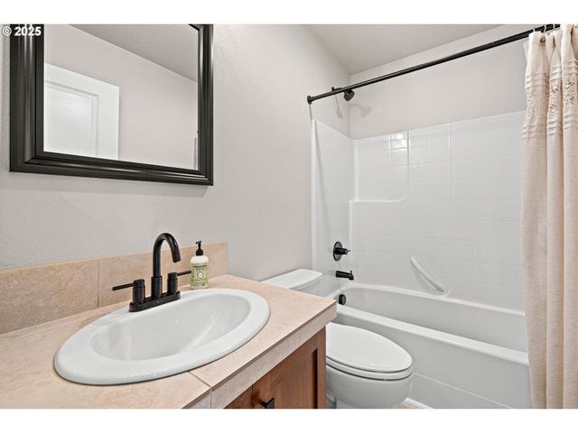 13254 Sw AUBERGINE Ter, Sherwood, OR 97140