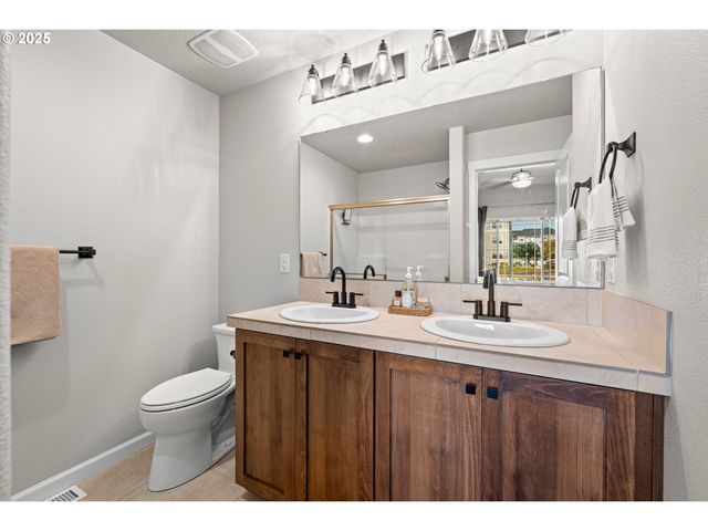 13254 Sw AUBERGINE Ter, Sherwood, OR 97140