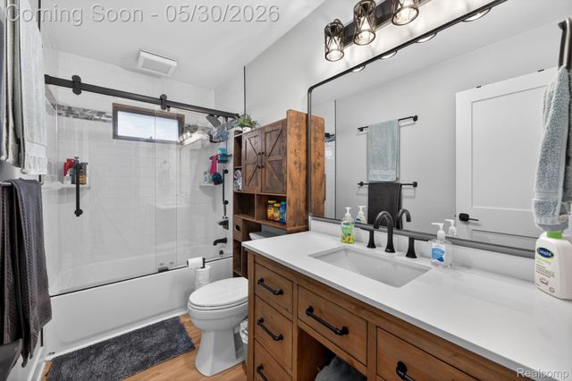 1280 Petts Road, Fenton Charter Township, MI 48430