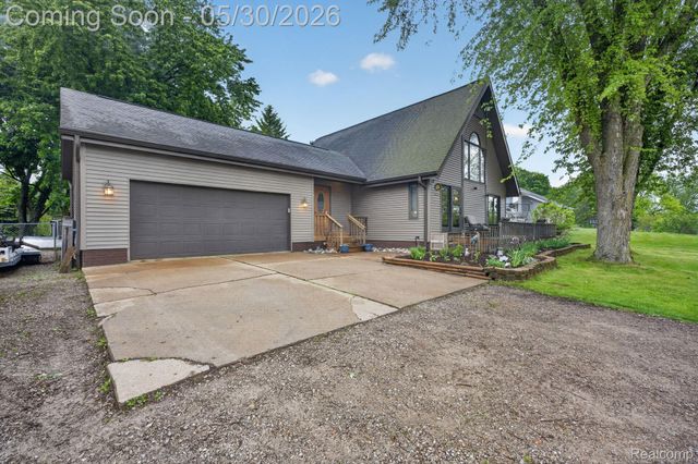 1280 Petts Road, Fenton Charter Township, MI 48430