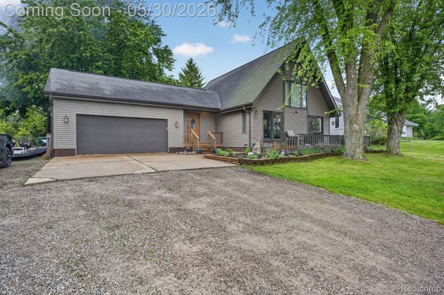 1280 Petts Road, Fenton Charter Township, MI 48430
